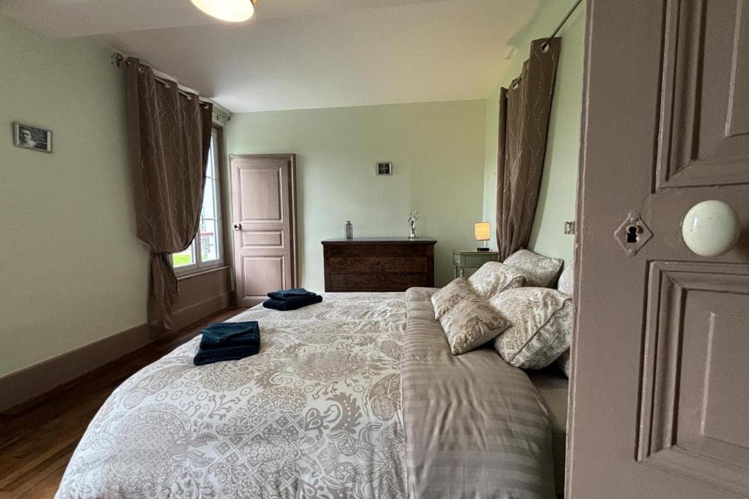 Photo of Bedroom in Jaligny-sur-Besbre