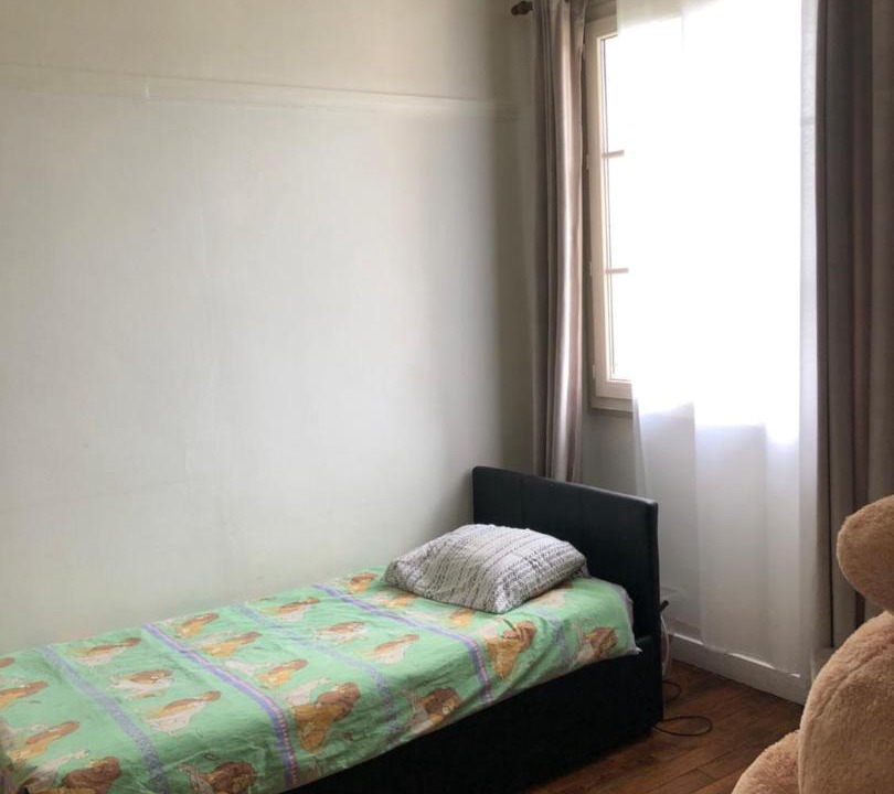 Photo of Bedroom in Stains