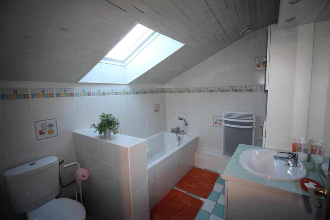 Photo of Bathroom in Le Chatenet-en-Dognon