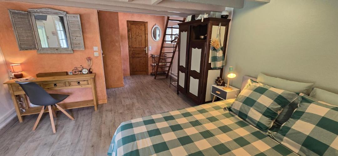 Photo of Bedroom in Emance