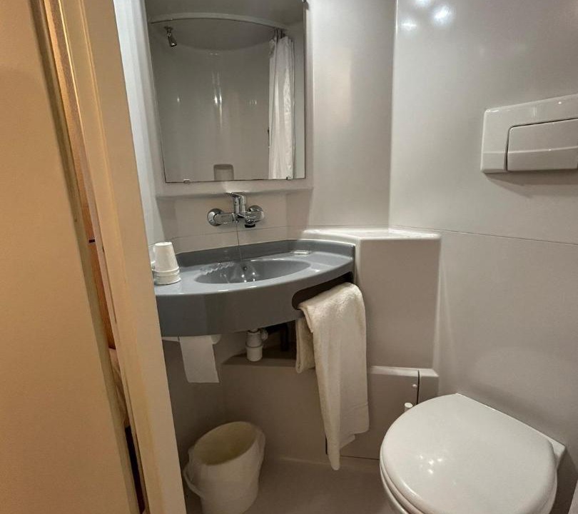 Photo of Bathroom in Noyelles-Godault