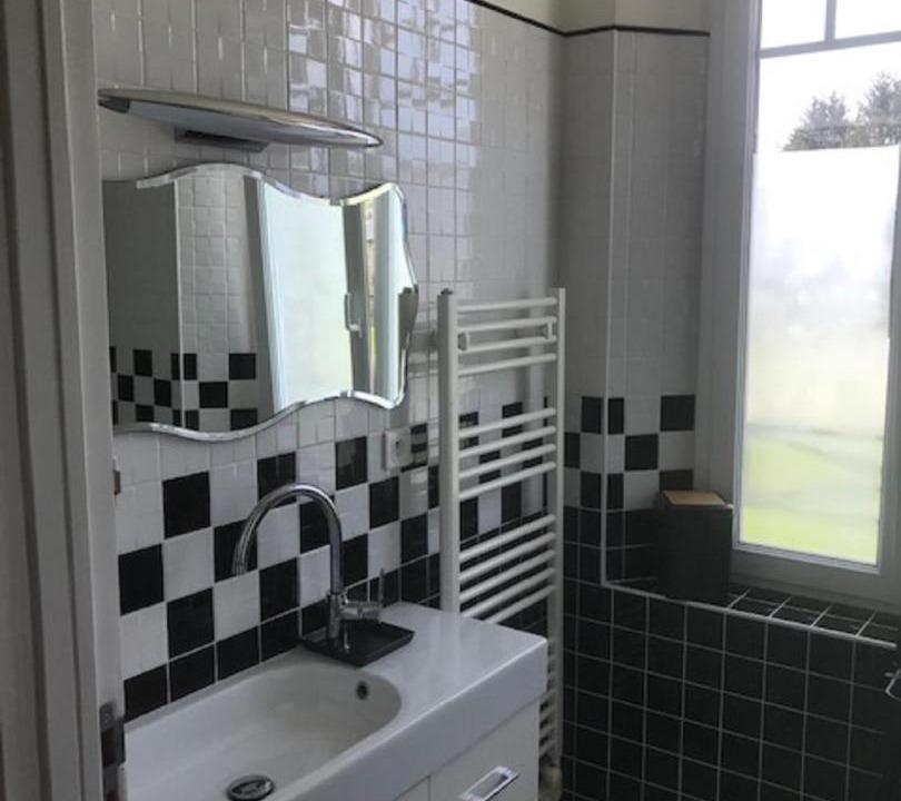 Photo of Bathroom in Auneuil