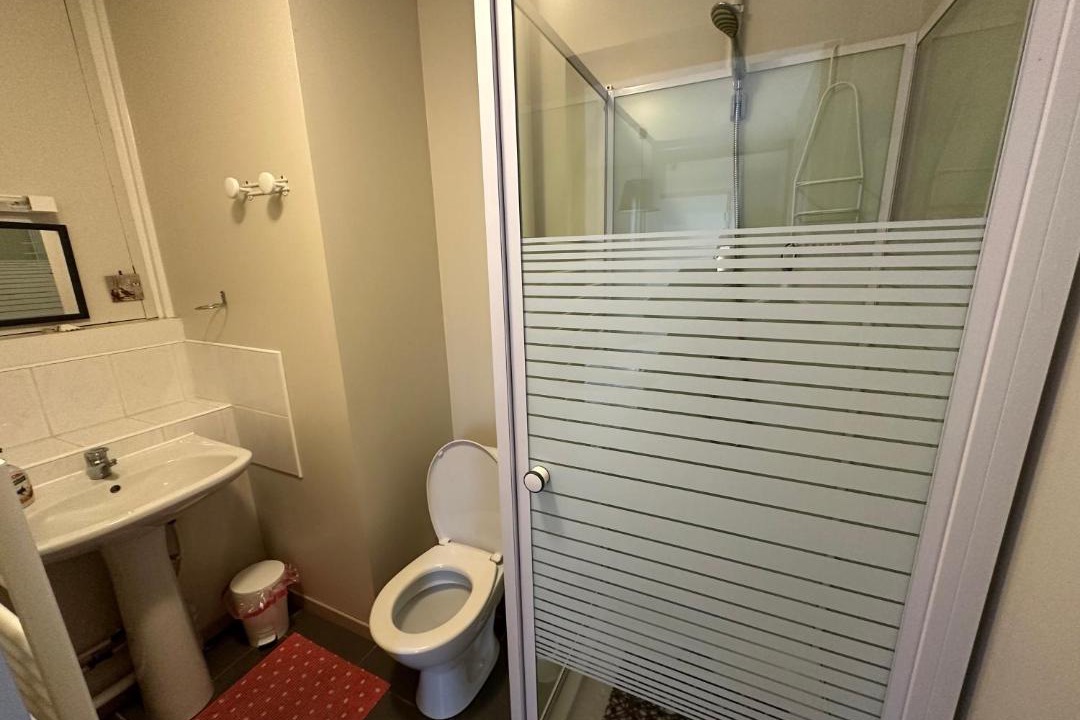 Photo of Bathroom in Nesle