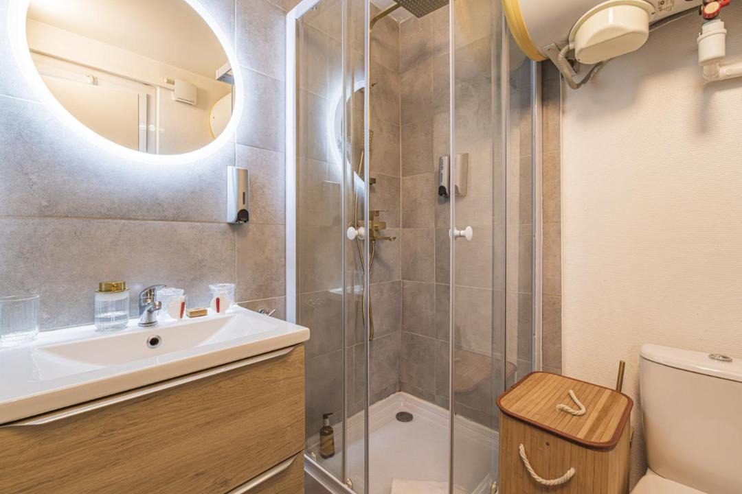 Photo of Bathroom in Courlancy