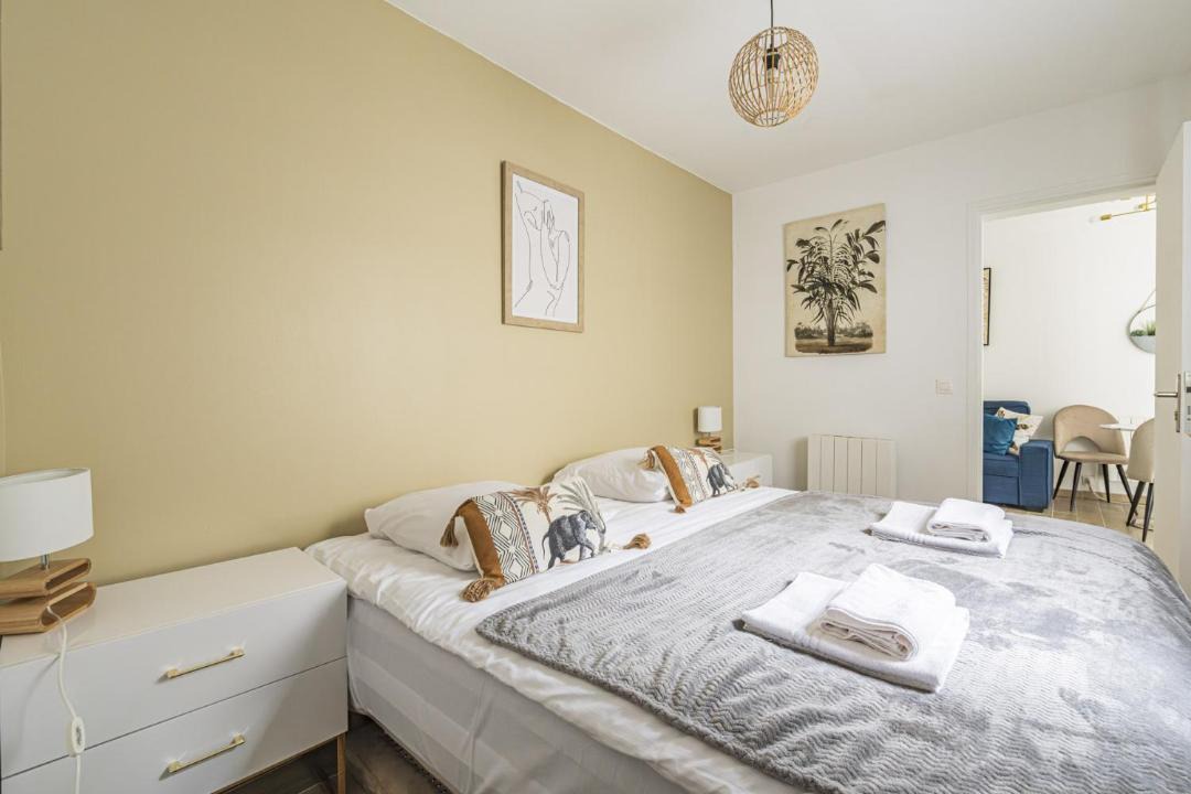 Photo of Bedroom in Courlancy