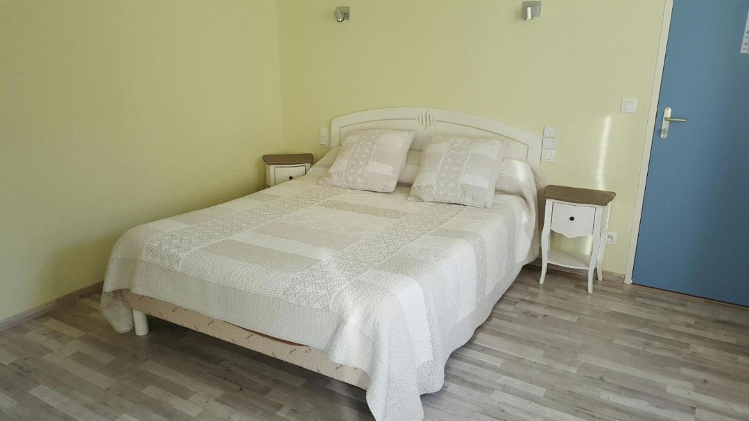 Photo of Bedroom in Mezidon-Canon