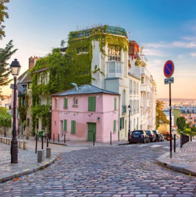 Photo of Buildings in Clignancourt