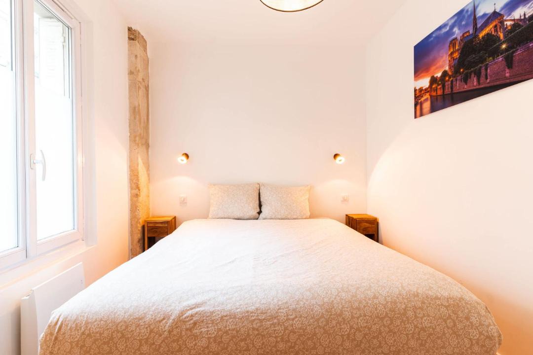 Photo of Bedroom in 17th Arrondissement