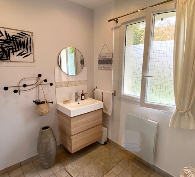 Photo of Bathroom in Fontaine-Sous-Jouy