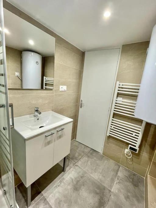 Photo of Bathroom in Dammartin-en-Goele