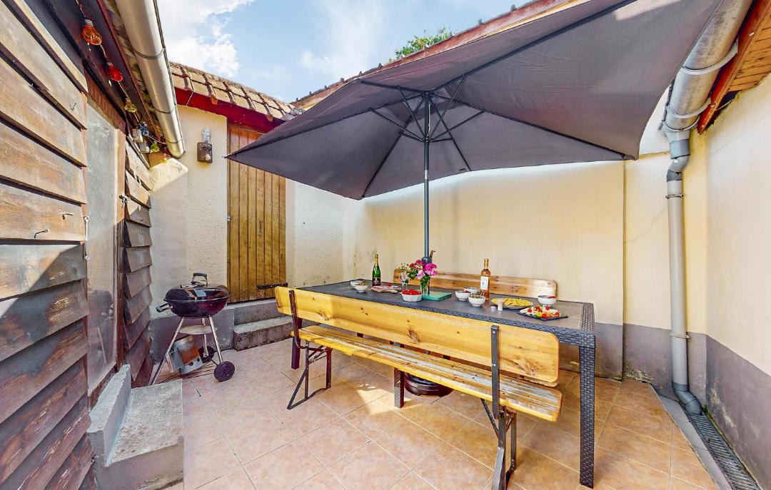 Photo of Patio Balcony in Neuville-sous-Montreuil