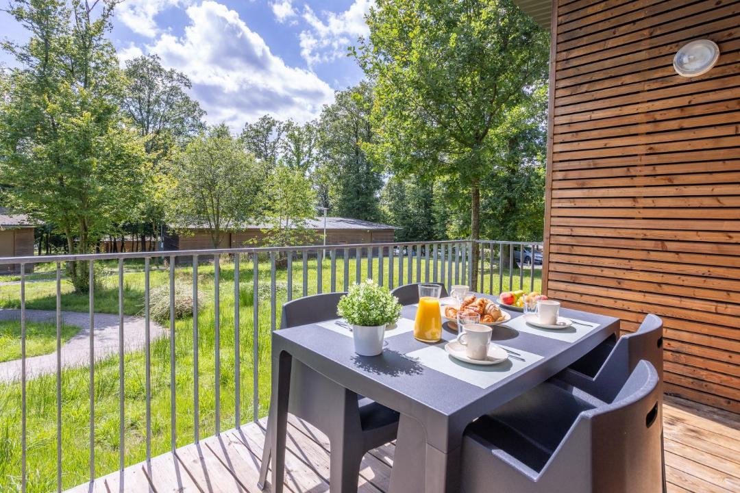 Photo of Patio Balcony in Eppe-Sauvage