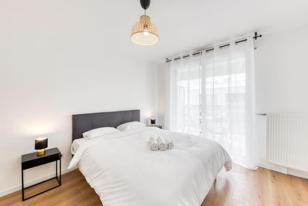 Photo of Bedroom in Villepinte