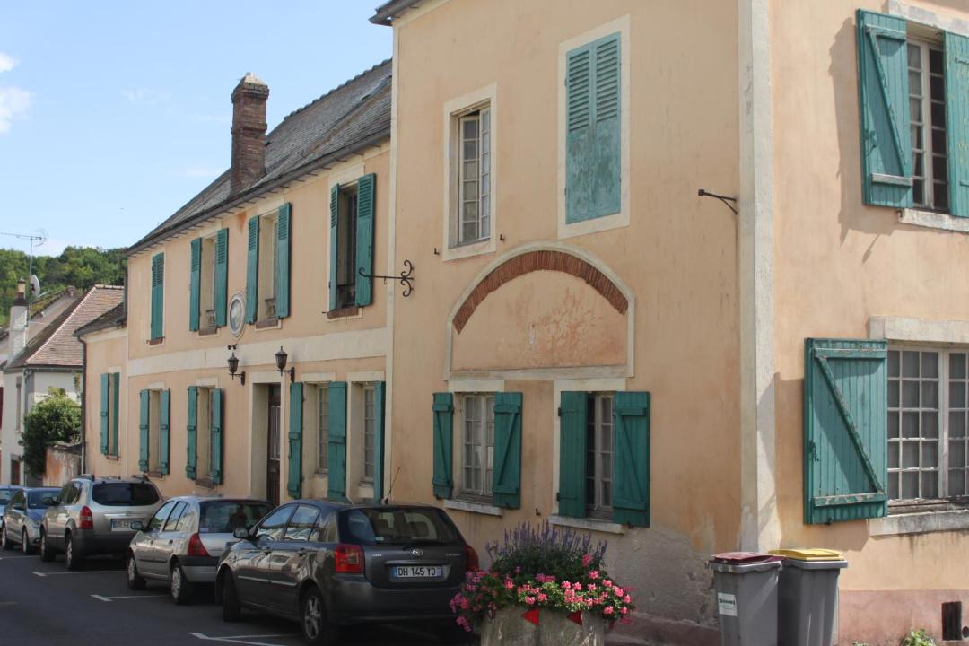 Photo of Others in Chalo-Saint-Mars