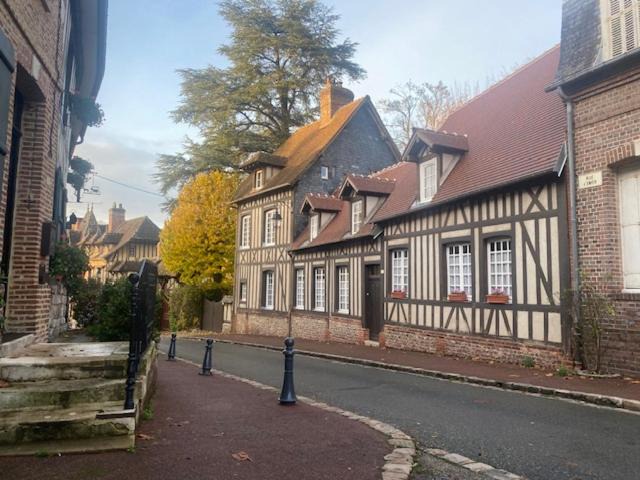 Photo of Buildings in Lyons-la-Foret