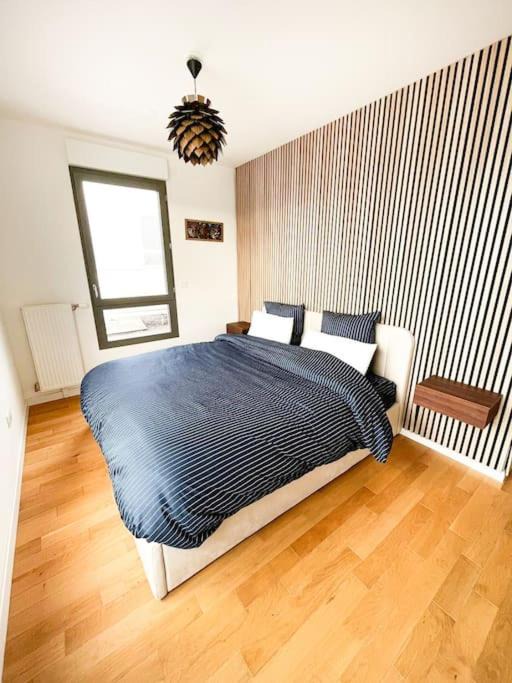Photo of Bedroom in Colombes