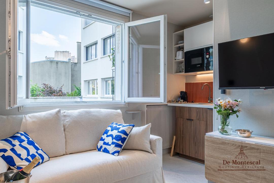 Photo of Livingroom in Notre-Dame-des-Champs