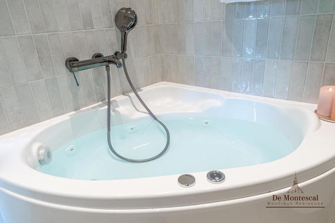 Photo of Bathroom in Notre-Dame-des-Champs