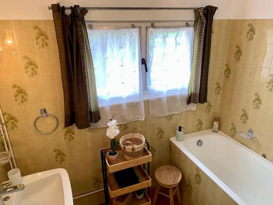 Photo of Bathroom in Beaumont-le-Roger