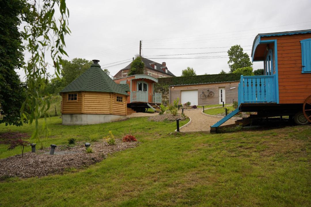 Photo of Others in Bucilly