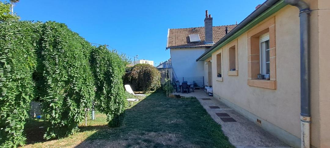 Photo of Buildings in Bourroches