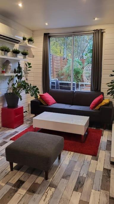Photo of Livingroom in Ourdy