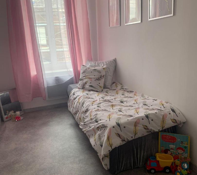 Photo of Bedroom in Maubeuge