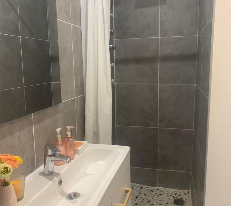 Photo of Bathroom in Maubeuge