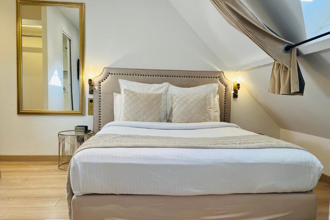 Photo of Bedroom in Ris Orangis