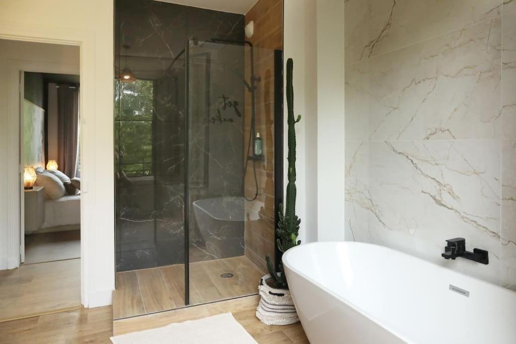 Photo of Bathroom in Senlis