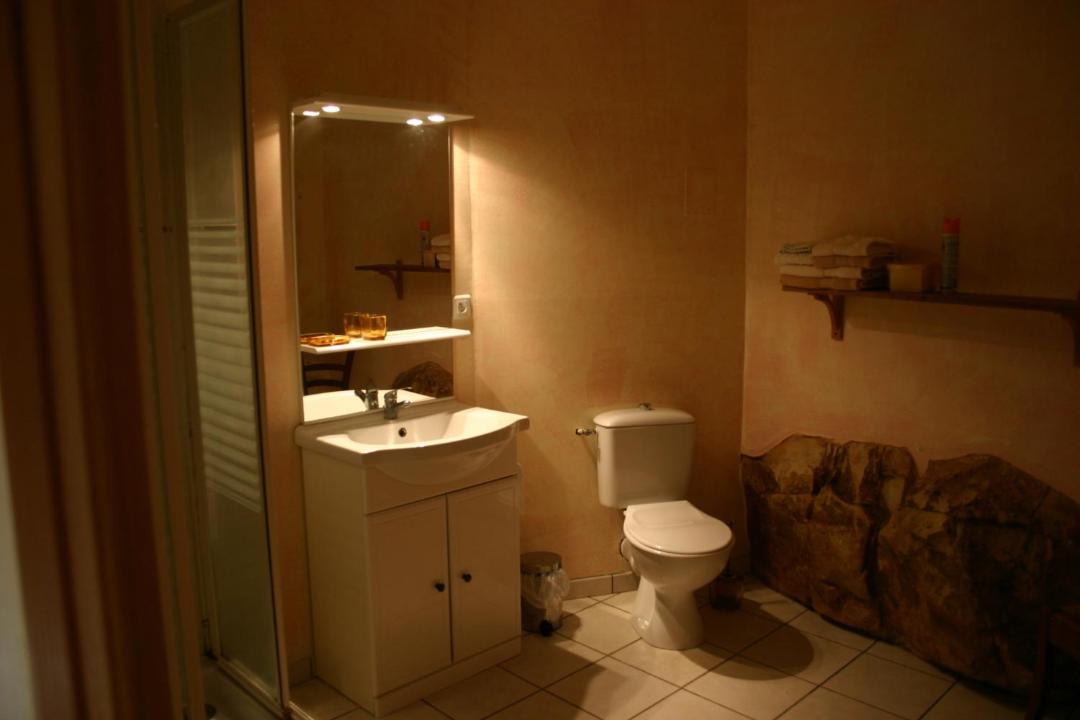 Photo of Bathroom in Jonquery
