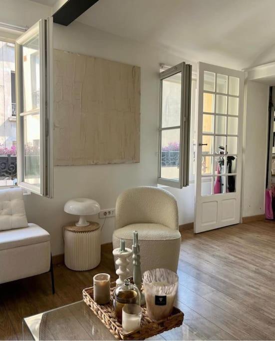 Photo of Livingroom in Notre-Dame