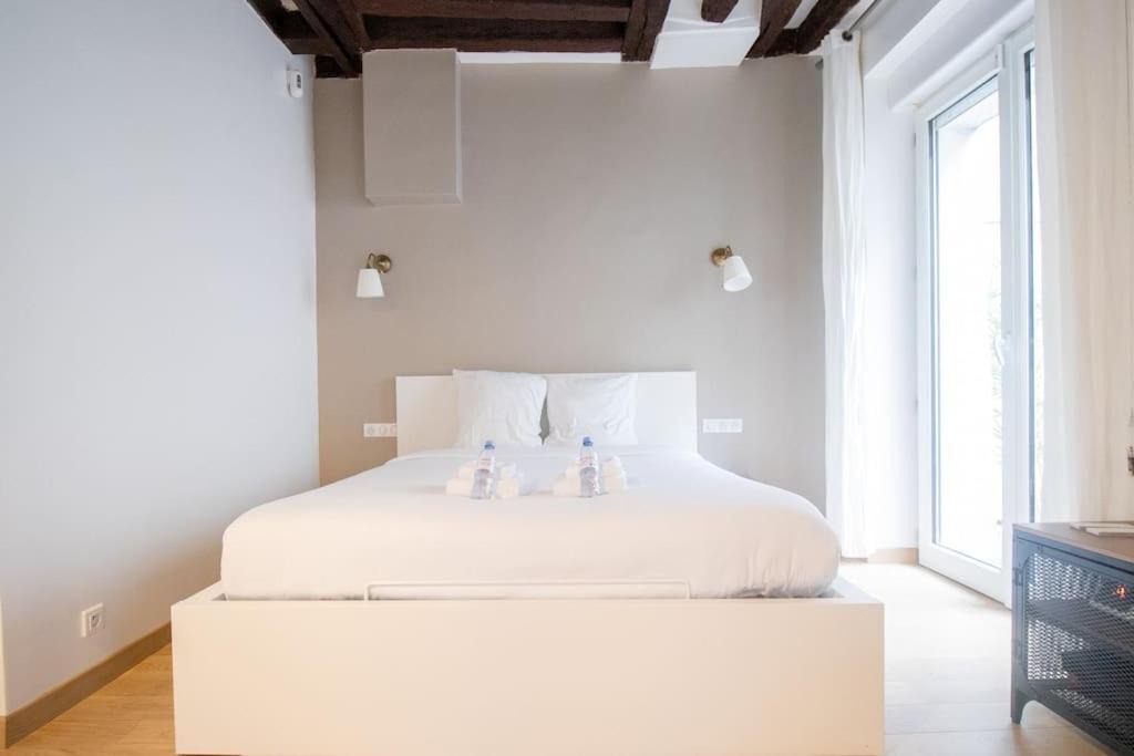 Photo of Bedroom in Saint-Merri