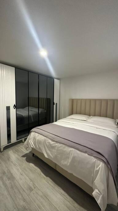Photo of Bedroom in Argenteuil