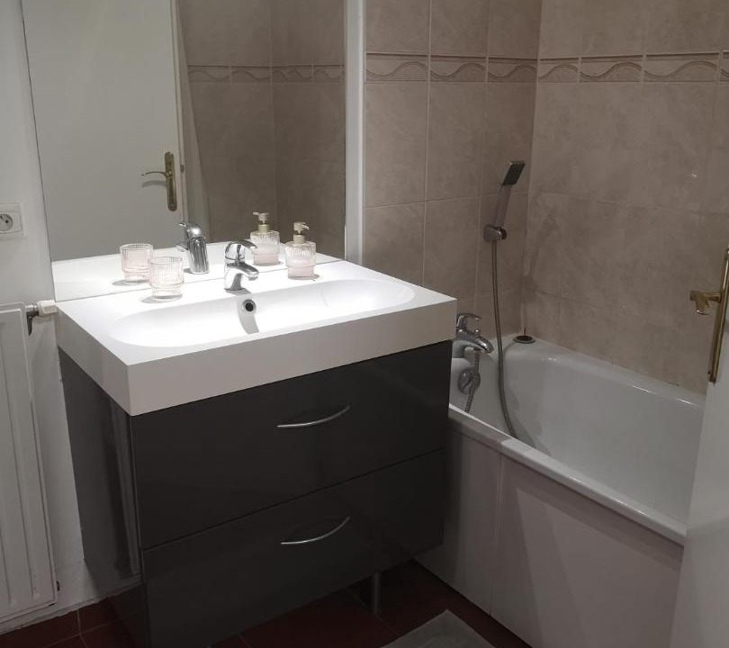 Photo of Bathroom in Orly