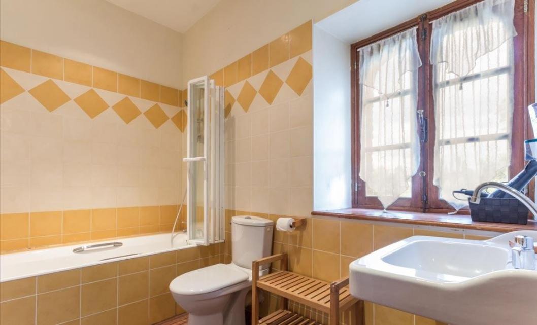 Photo of Bathroom in Heudicourt