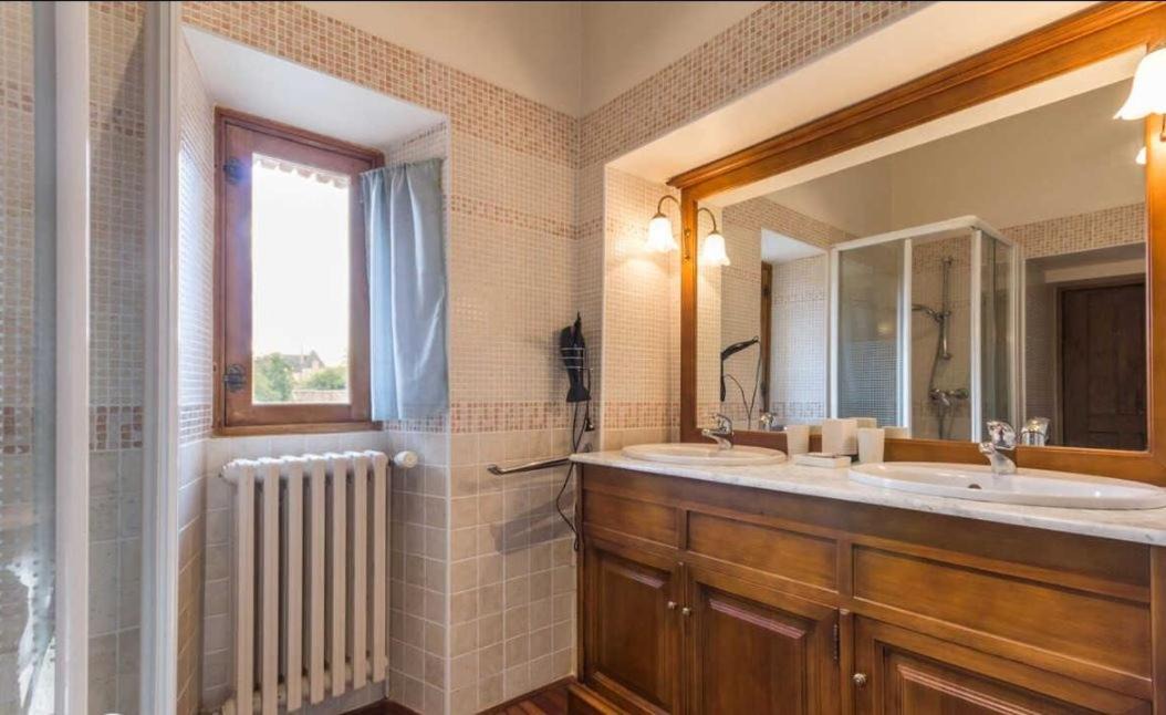 Photo of Bathroom in Heudicourt