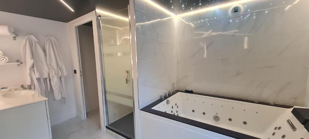 Photo of Bathroom in Cormeilles-en-Vexin