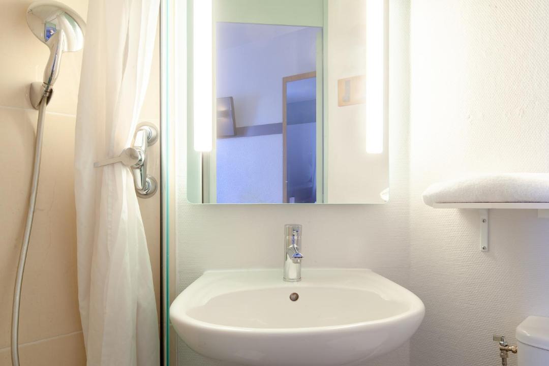 Photo of Bathroom in Maurepas