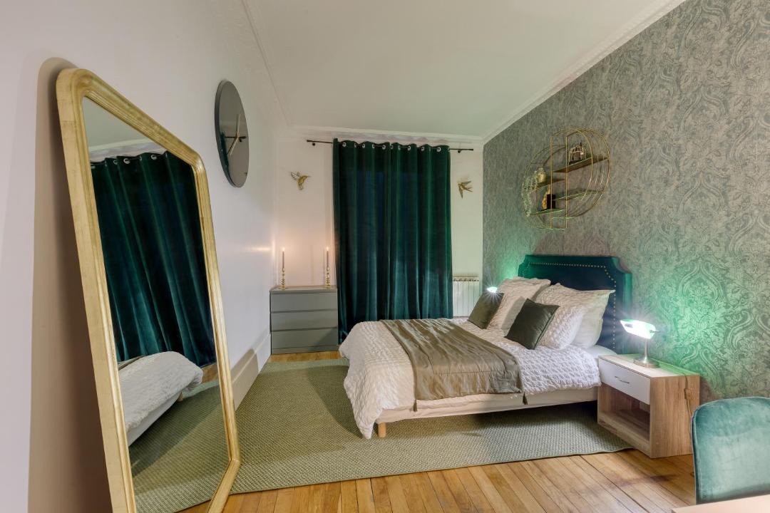 Photo of Bedroom in Enghien-les-Bains