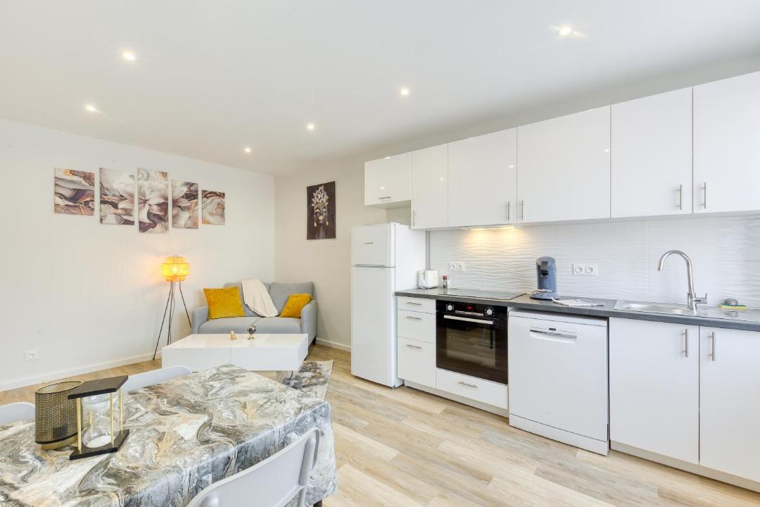 Photo of Others in Palaiseau