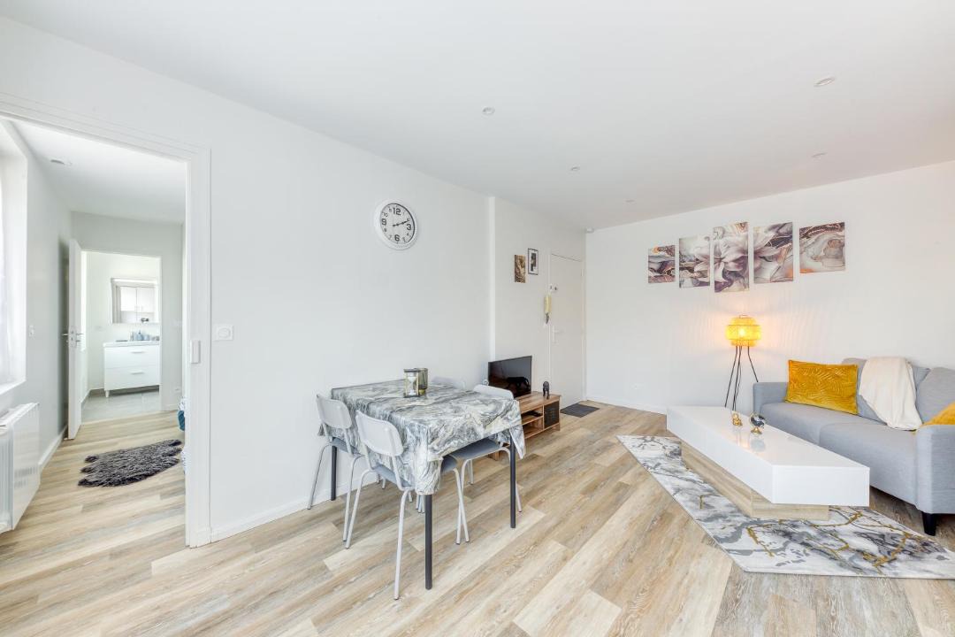 Photo of Others in Palaiseau