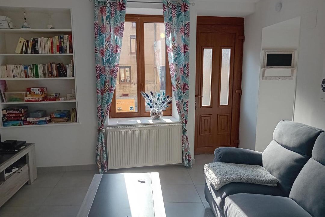 Photo of Livingroom in Thelonne