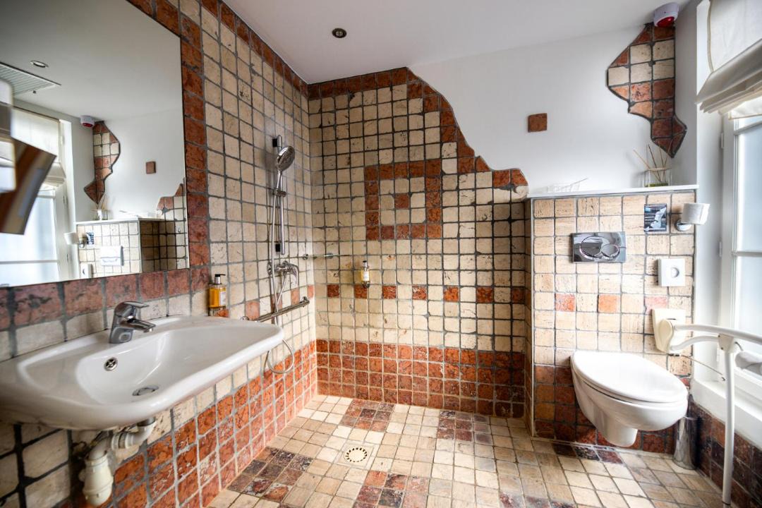 Photo of Bathroom in Comedie