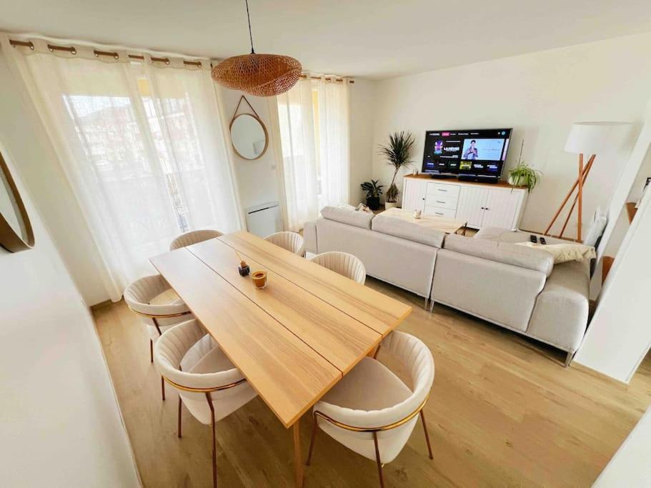 Photo of Livingroom in Chantilly