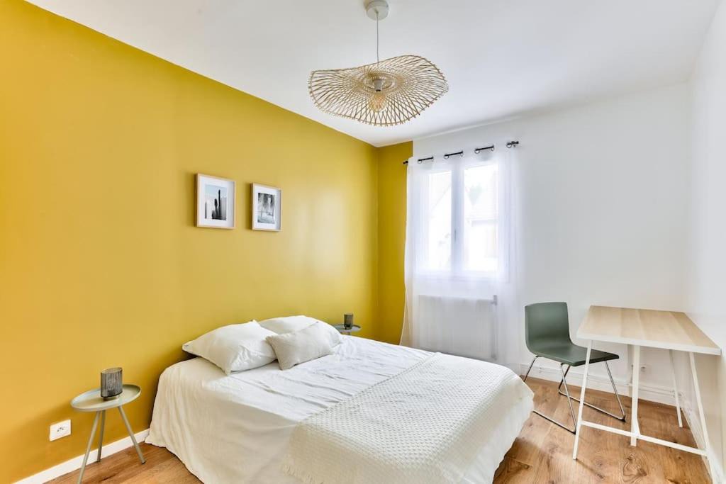 Photo of Bedroom in Epinay-sur-Seine
