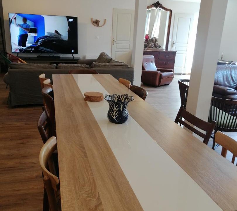 Photo of Livingroom in Courtenay