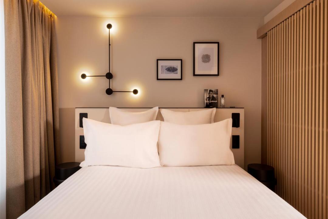 Photo of Bedroom in 10th Arrondissement
