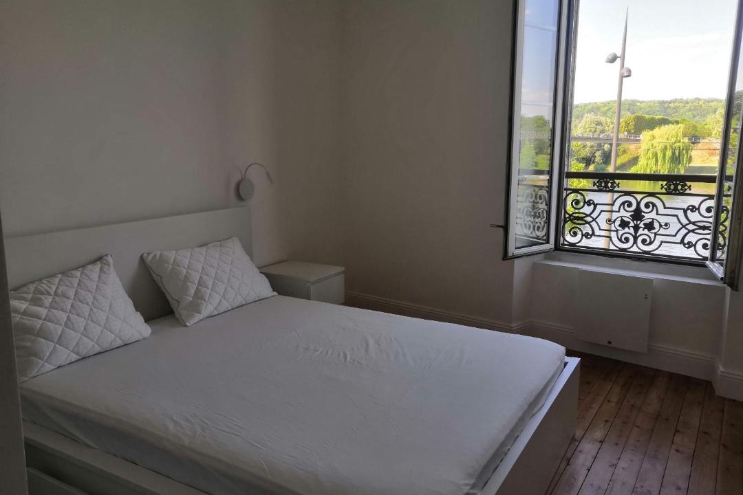 Photo of Bedroom in Mantes-la-Jolie