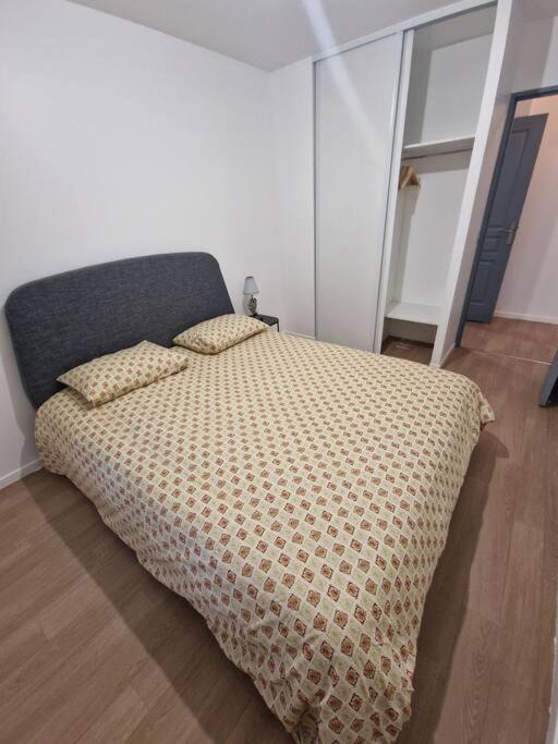 Photo of Bedroom in Petit-Colombes